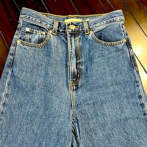 Women’s Levi’s High & Loose size 26